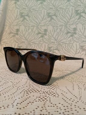 Gucci GG1071S Women's Brown Tortoise Sunglasses with Gold Accent